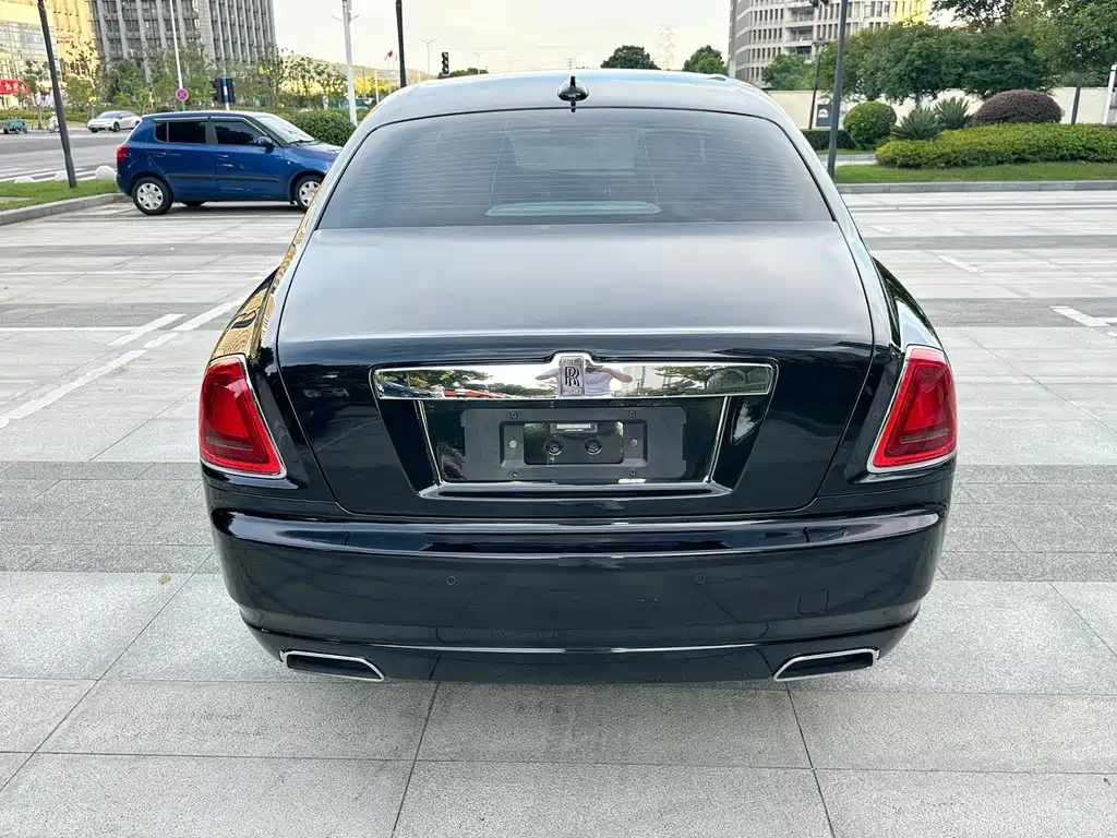 Rolls-Royce Ghost 2014 — фото 15