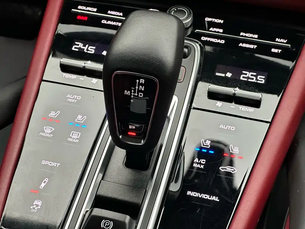Porsche Cayenne 2021 — фото 13