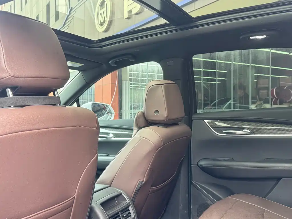 Cadillac XT5 2024 — фото 12