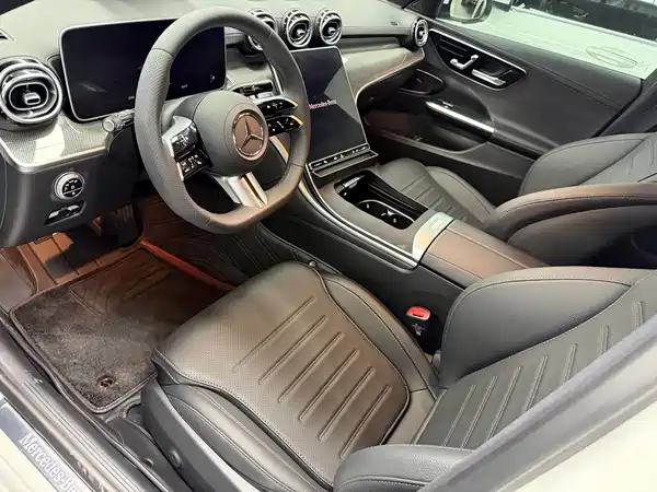 Mercedes-Benz C-Class 2025