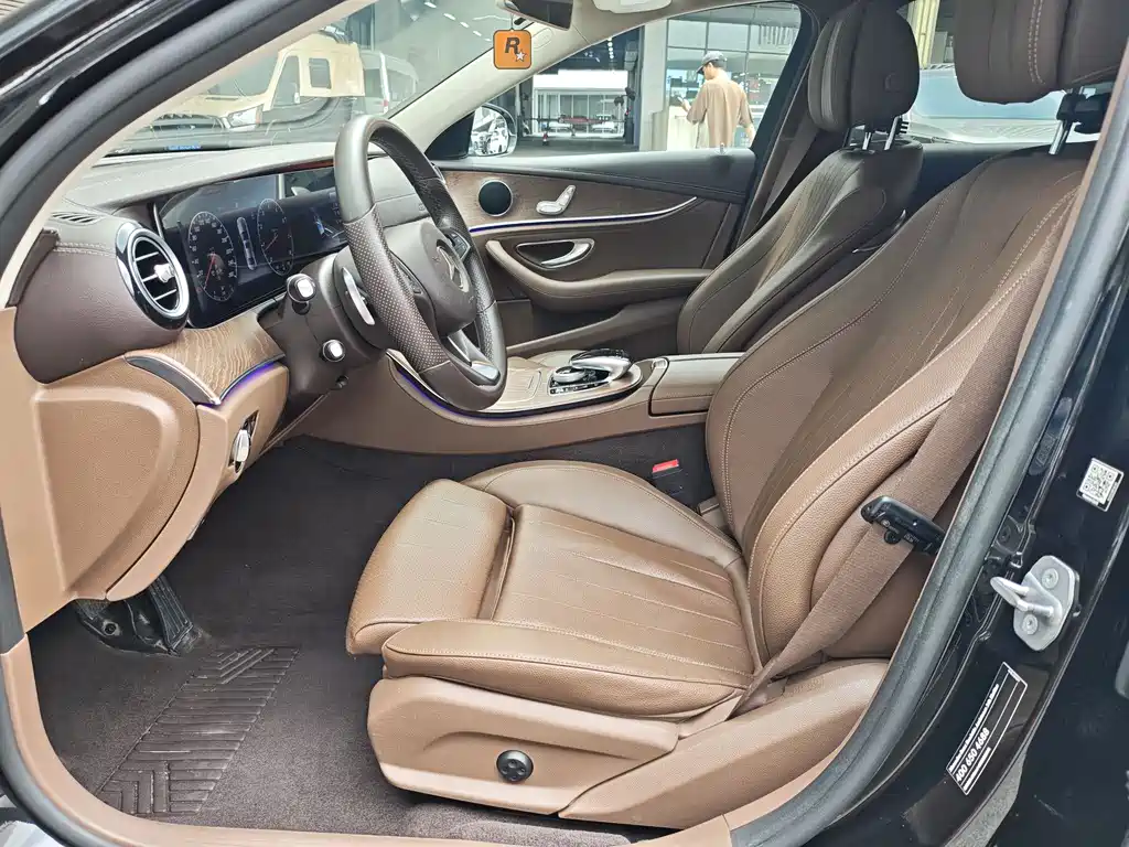 Mercedes-Benz E-Class 2018 — фото 10
