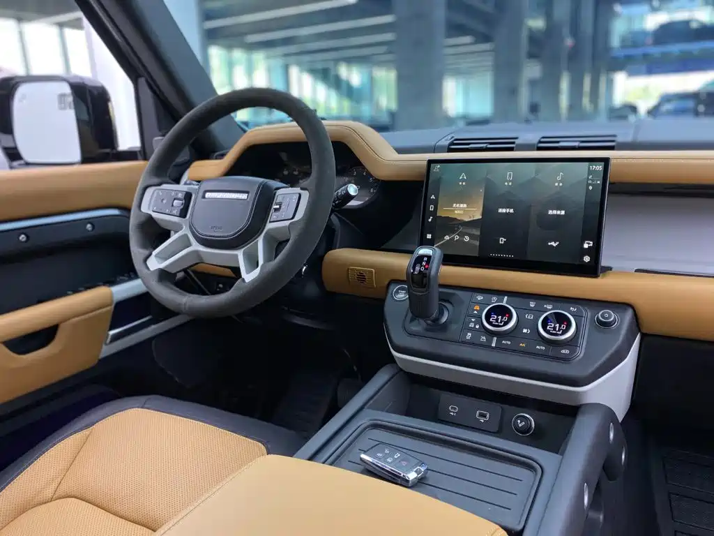 Land Rover Defender 2024 — фото 13