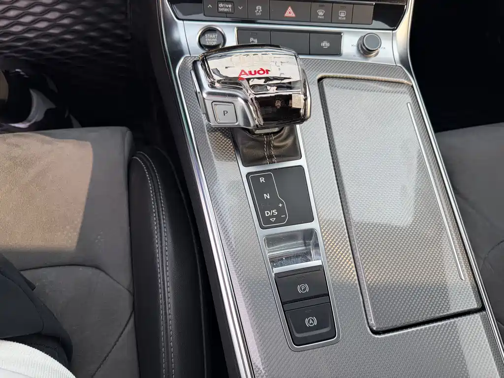 Audi A6L 2022 — фото 18