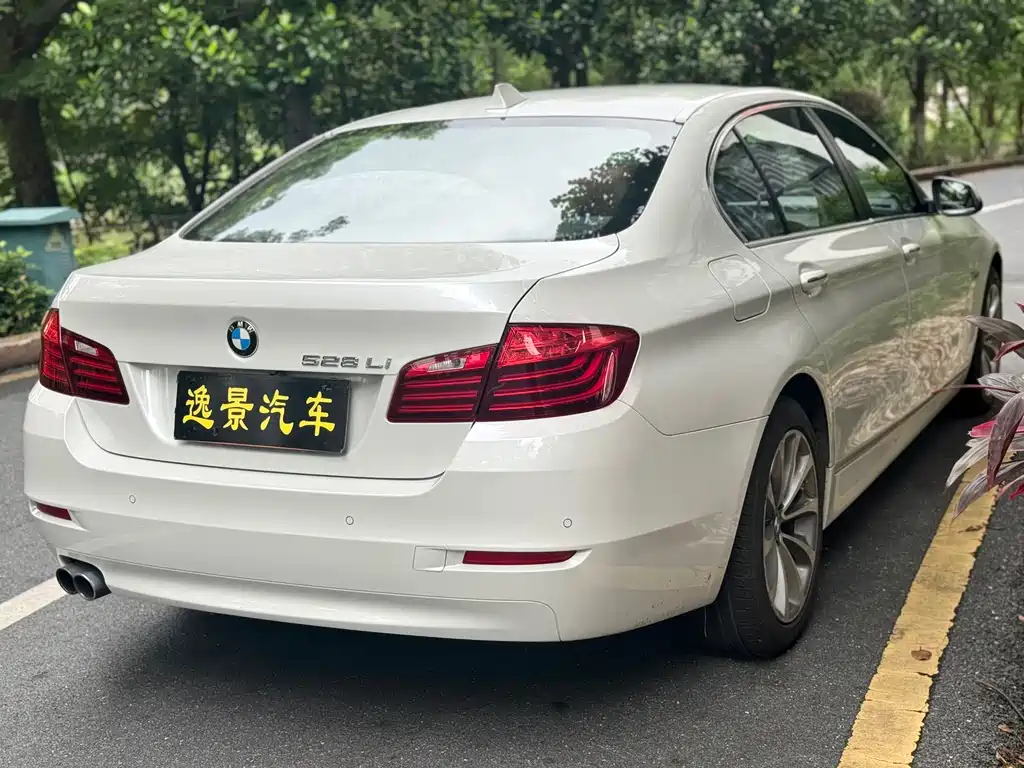 BMW 5 Series 2016 — фото 20