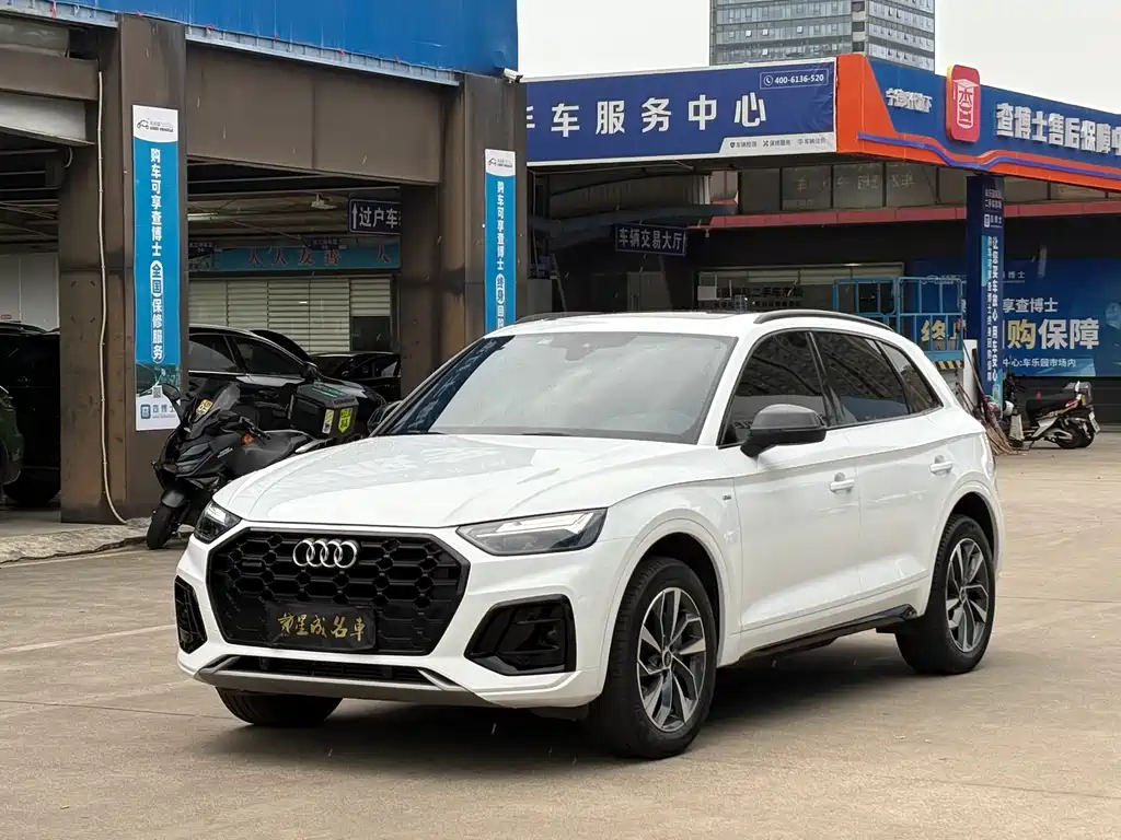 Audi Q5L 2023 — фото 1