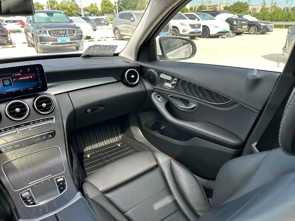 Mercedes-Benz C-Class 2018 — фото 16