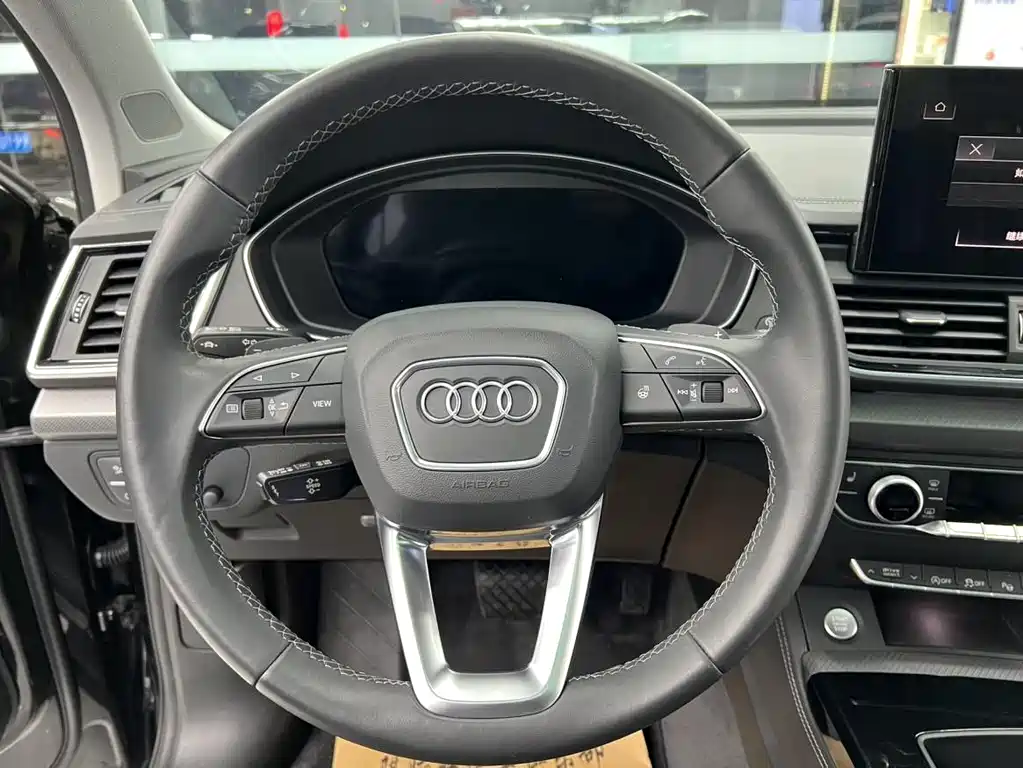 Audi Q5L 2022 — фото 11