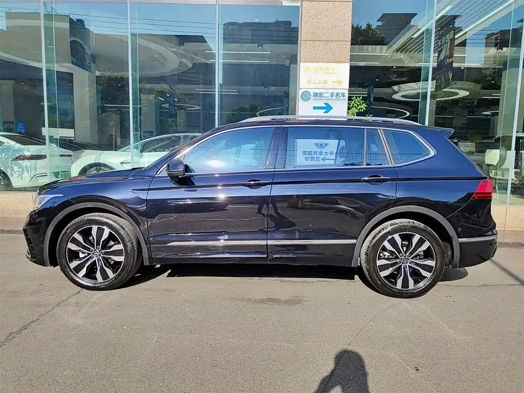 Volkswagen Tiguan L 2025 — фото 3
