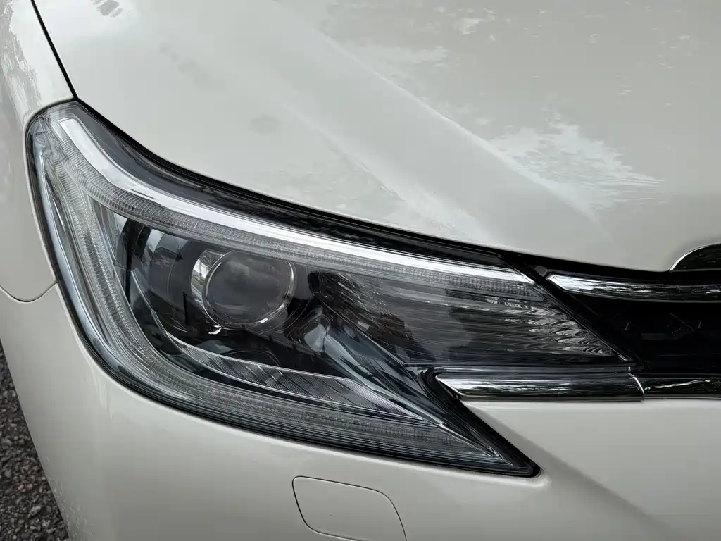 Toyota Reiz 2016 — фото 19