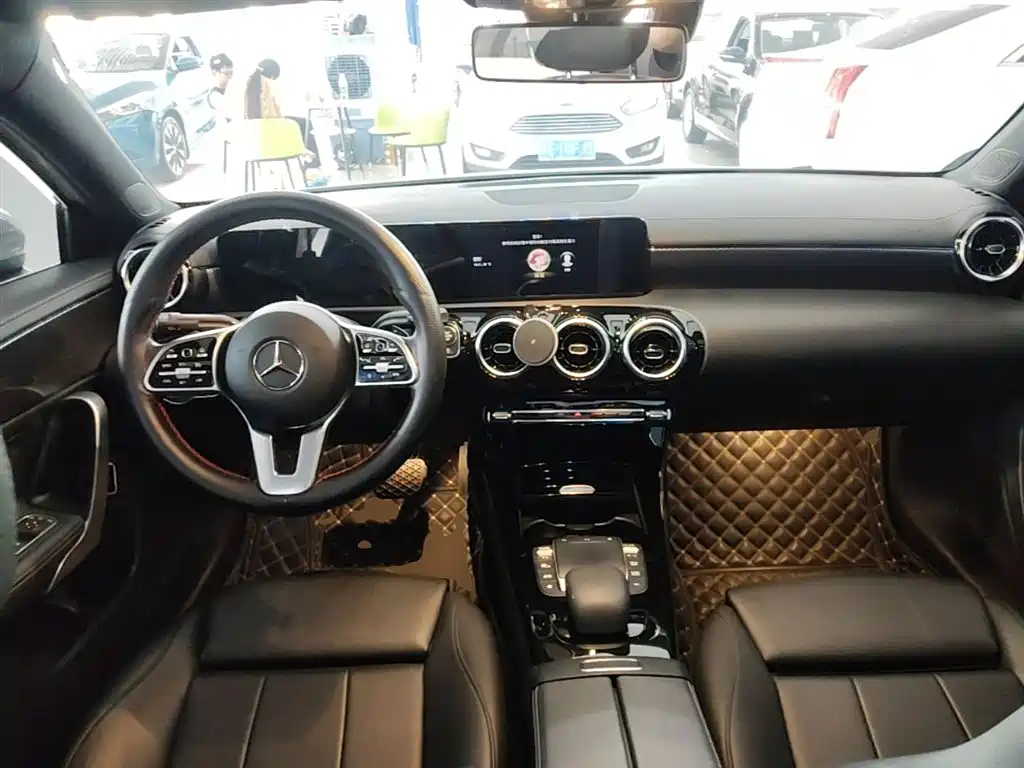 Mercedes-Benz A-Class 2020 — фото 10