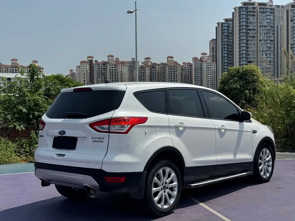 Ford Kuga 2016 — фото 5