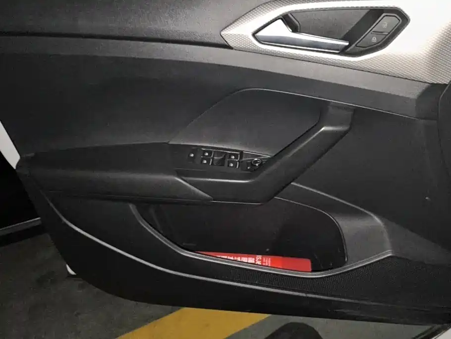 Volkswagen Explore The Shadows 2021