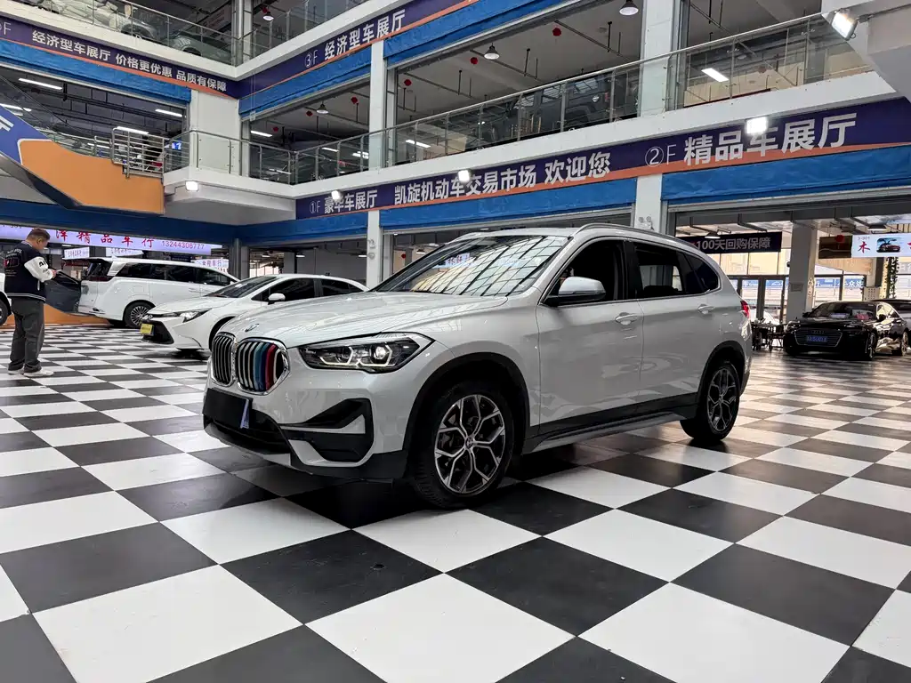 BMW X1 2022 — фото 1