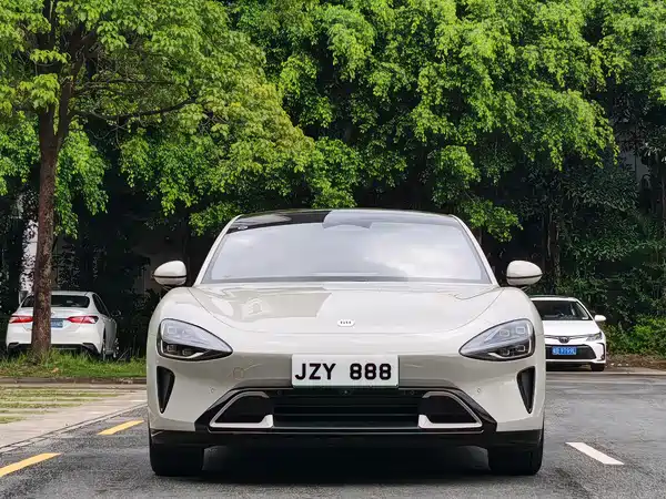 Xiaomi SU7 2025