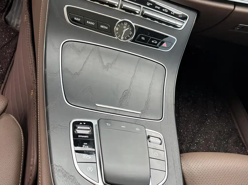 Mercedes-Benz E-Class 2020 — фото 11