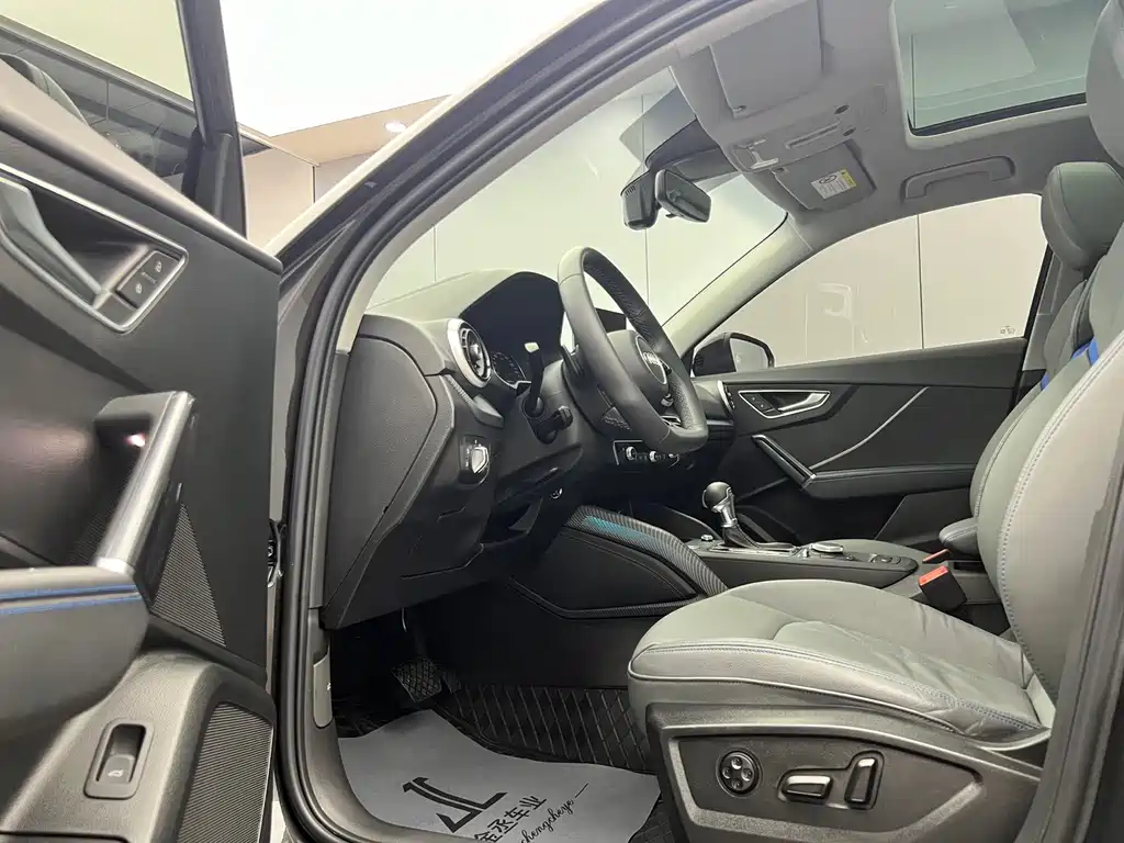 Audi Q2L 2022