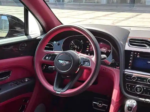 Bentley Bentayga Plug-In Hybrid 2021