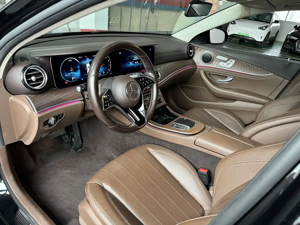 Mercedes-Benz E-Class 2023 — фото 4
