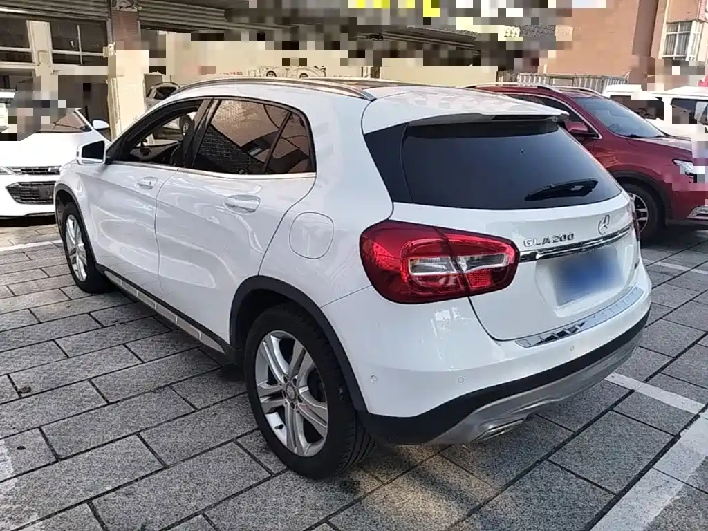 Mercedes-Benz GLA 2016
