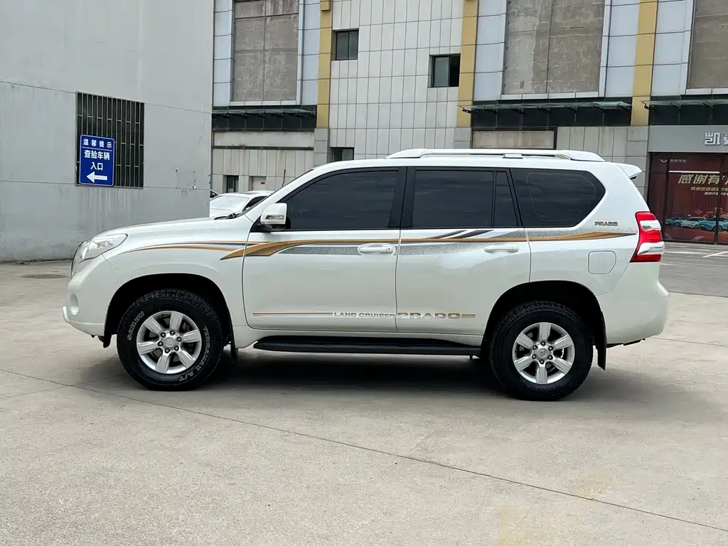 Toyota Prado 2017 — фото 3
