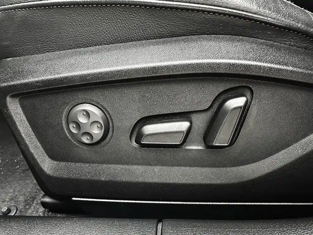 Audi Q2L 2022 — фото 17