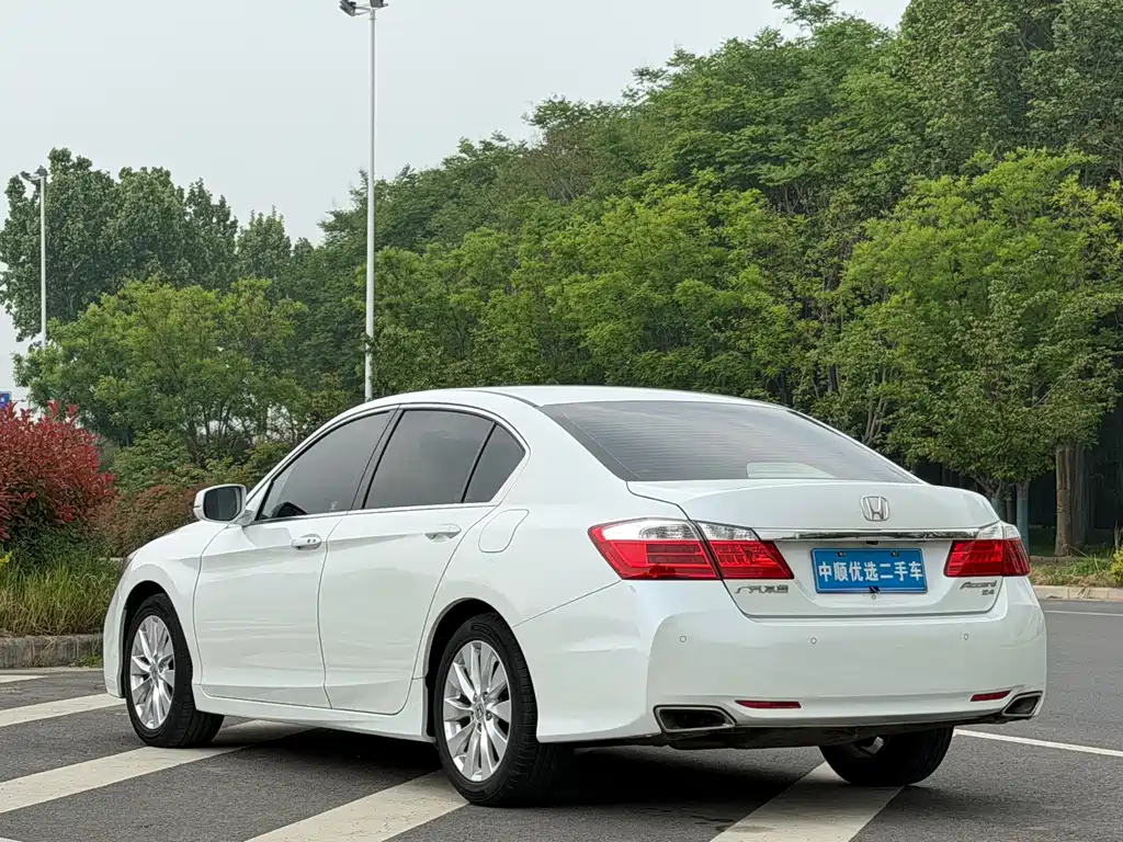 Honda Accord 2015 — фото 16