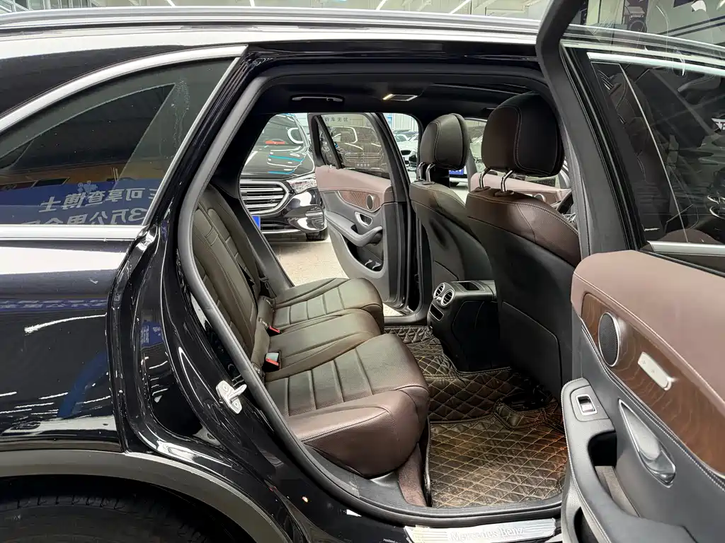Mercedes-Benz GLC 2020 — фото 16