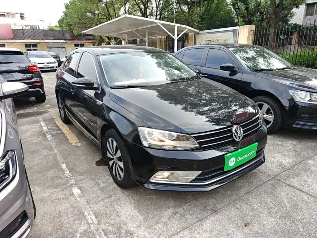 Volkswagen Sagitar 2018