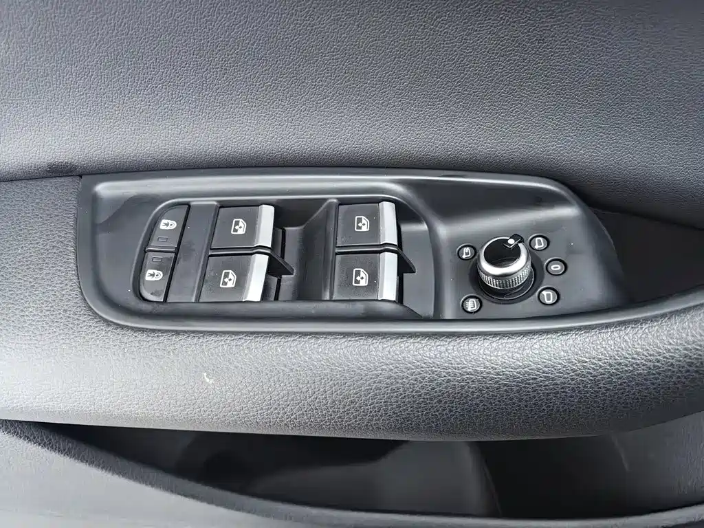 Audi Q7 2021 — фото 9