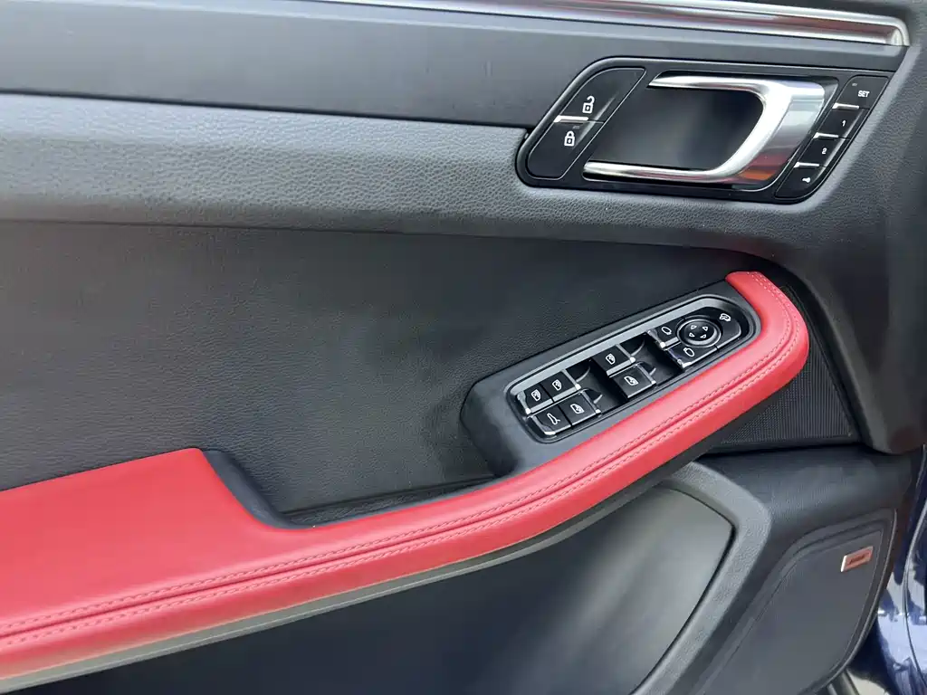Porsche Macan 2021 — фото 19