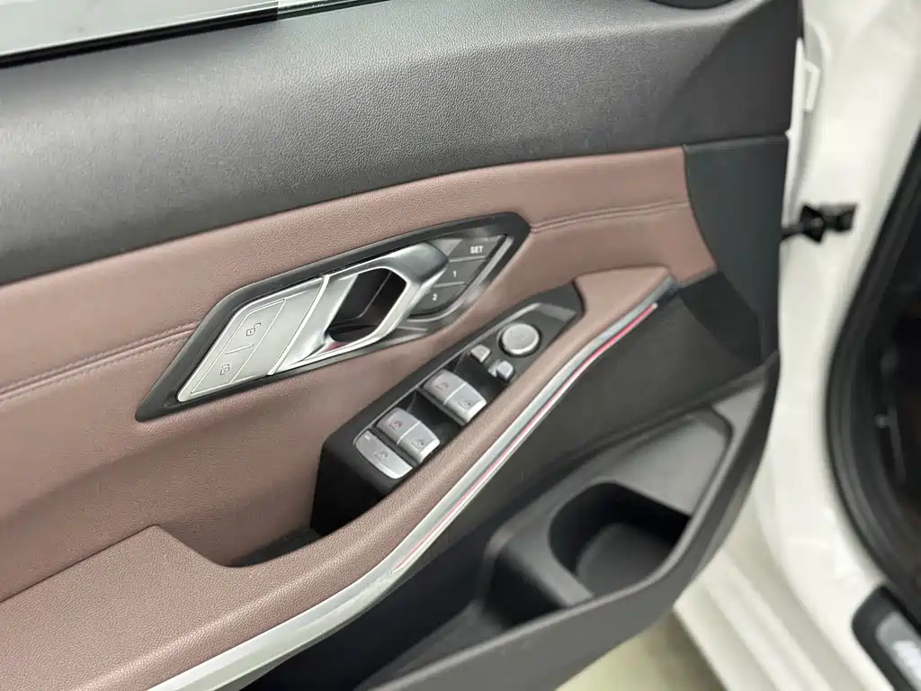 BMW 3 Series 2021 — фото 17