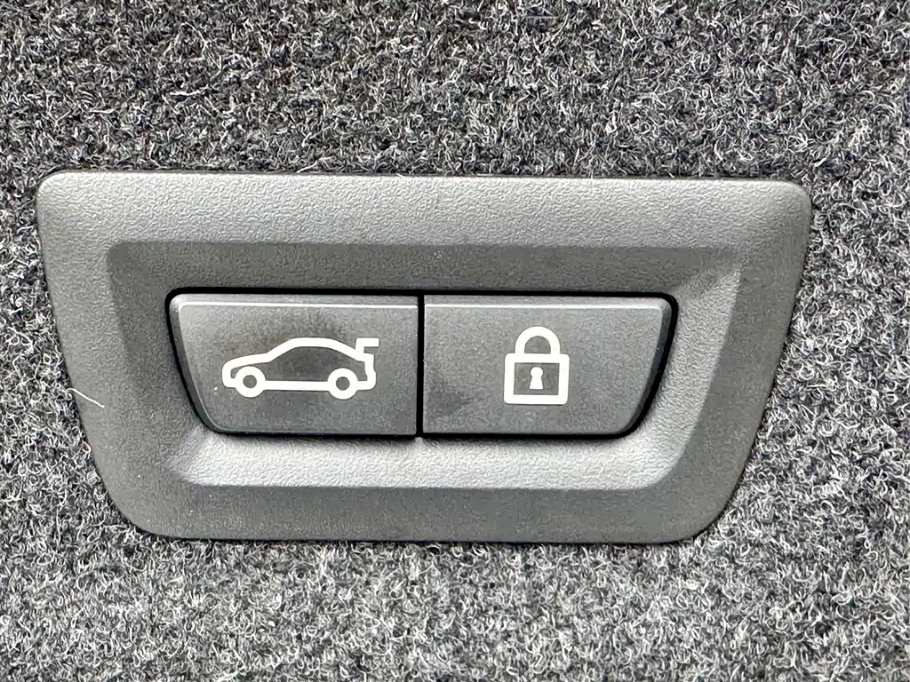 BMW 3 Series 2022 — фото 13