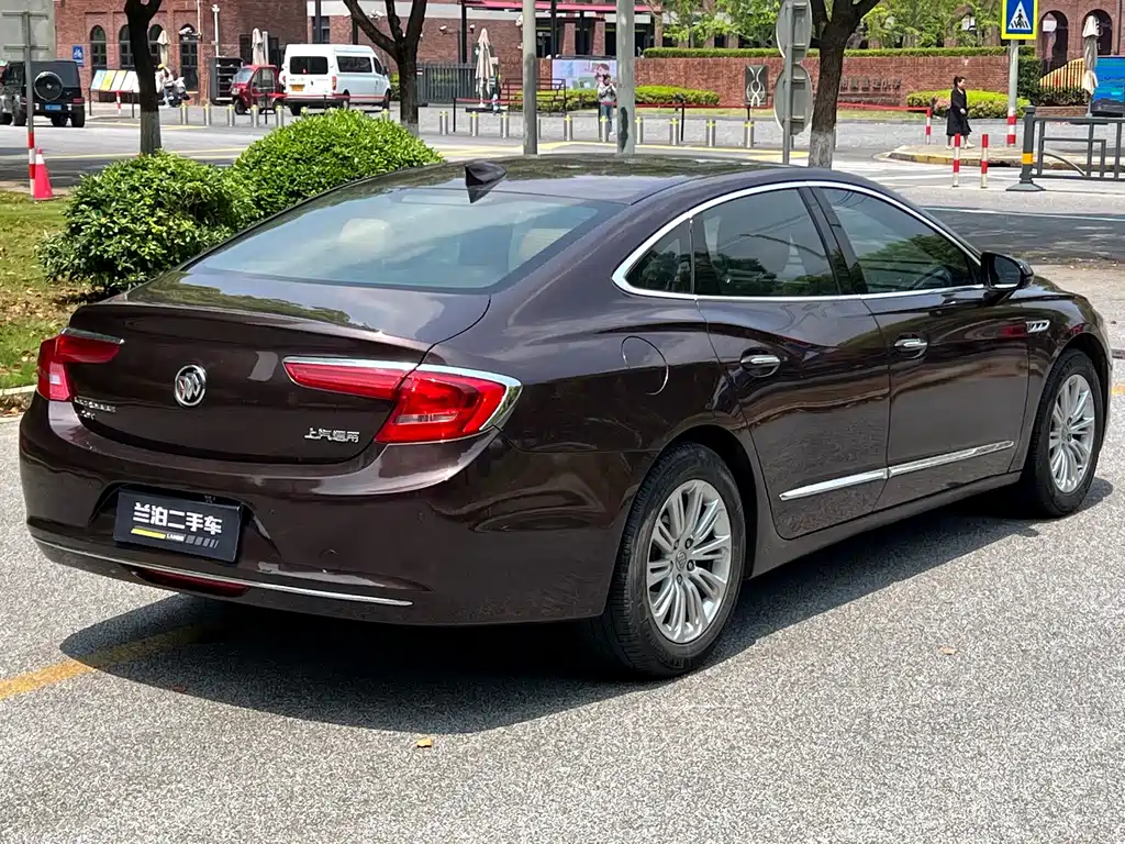 Buick LaCrosse 2018 — фото 12