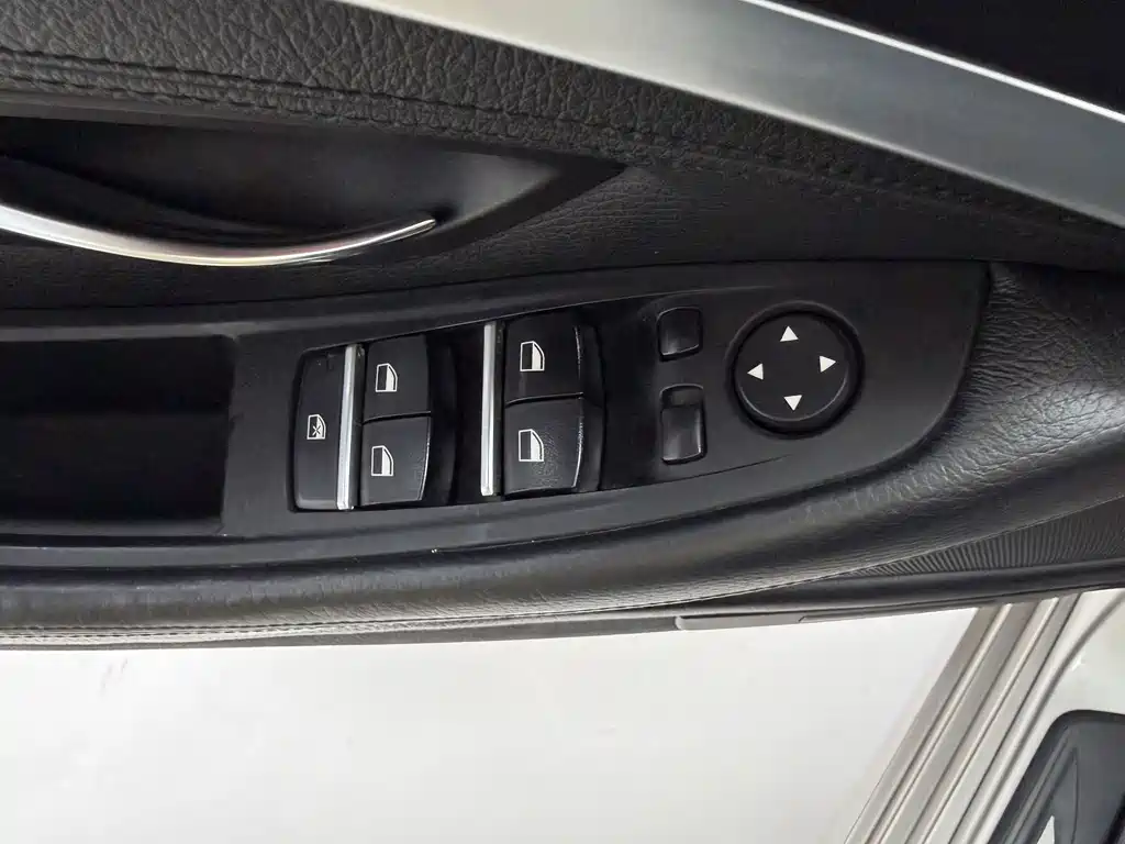 BMW 5 Series 2013 — фото 13