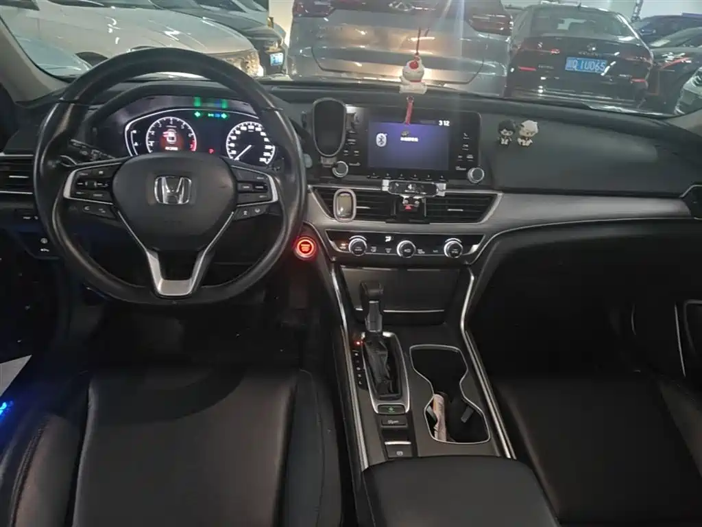 Honda Accord 2021 — фото 10