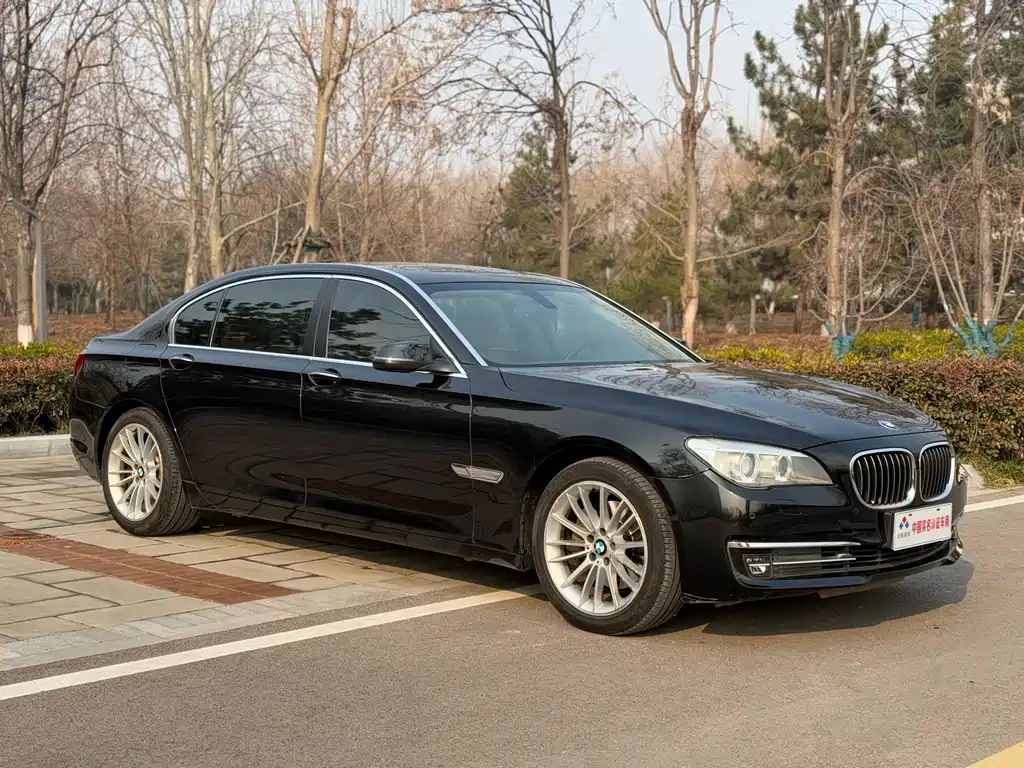 BMW 7 Series 2015 — фото 3