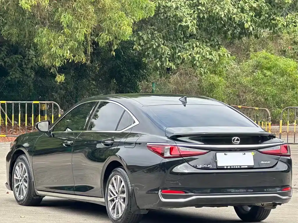 Lexus ES 2024 — фото 15