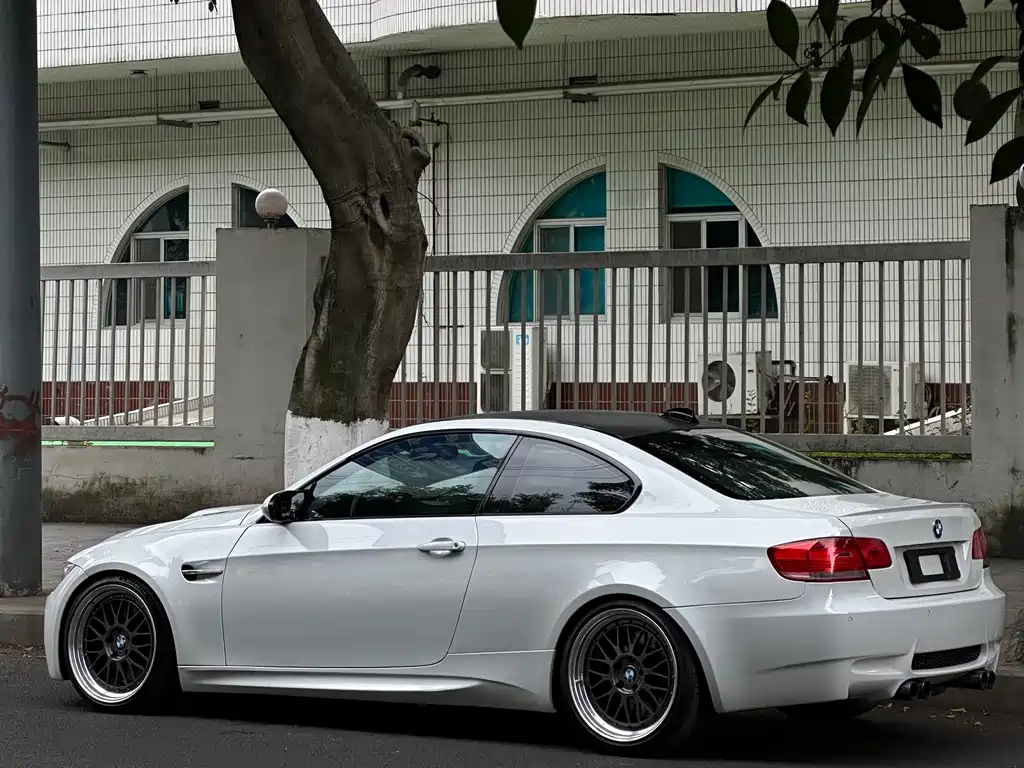 BMW M3 2009 — фото 5