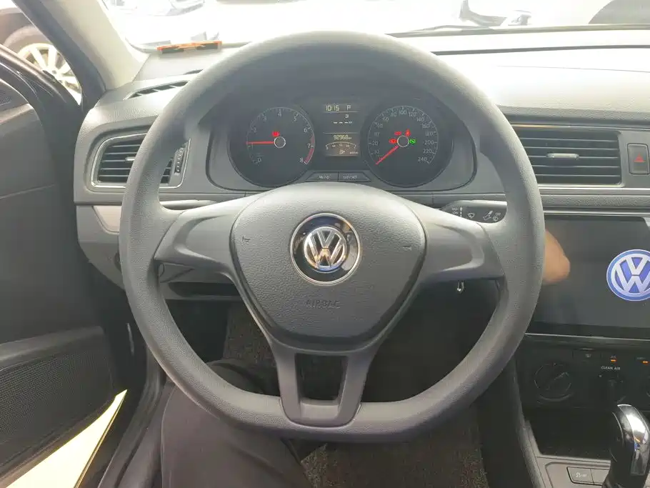 Volkswagen Lavida 2018 — фото 15
