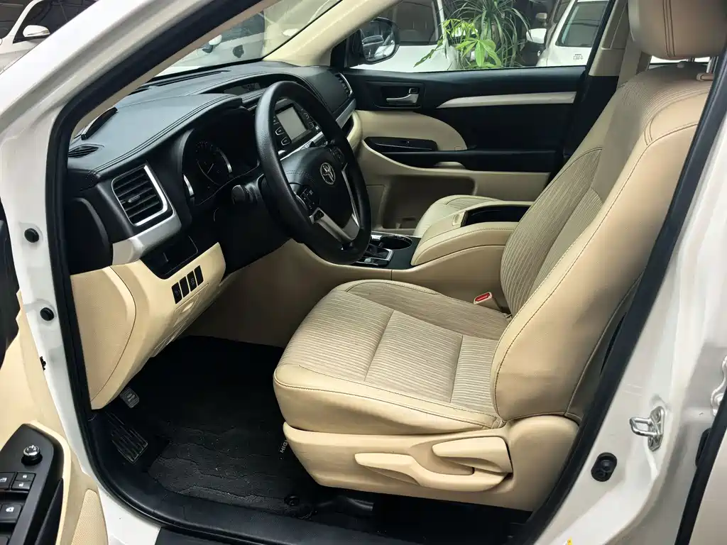 Toyota Highlander 2020 — фото 10