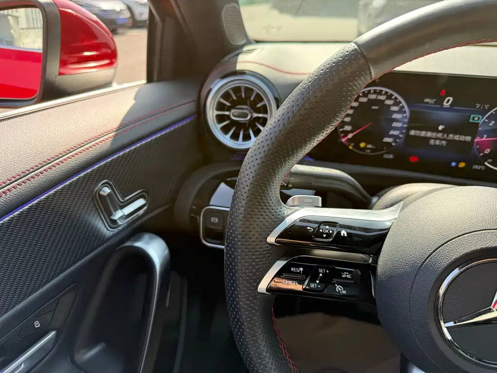 Mercedes-Benz A-Class 2024 — фото 15