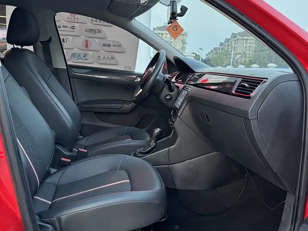 Skoda Rapid Spaceback 2020 — фото 8
