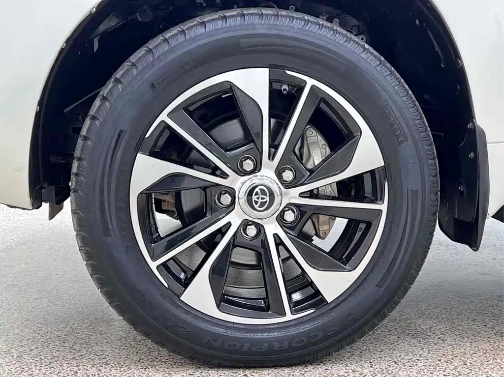 Toyota Land Cruiser 2020 — фото 21