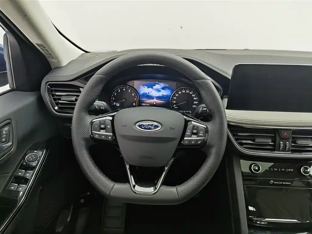 Ford Escape 2023 — фото 11
