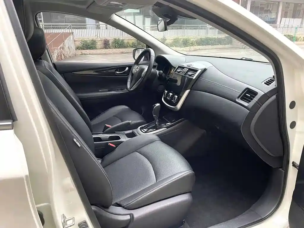 Nissan Tiida 2022 — фото 11