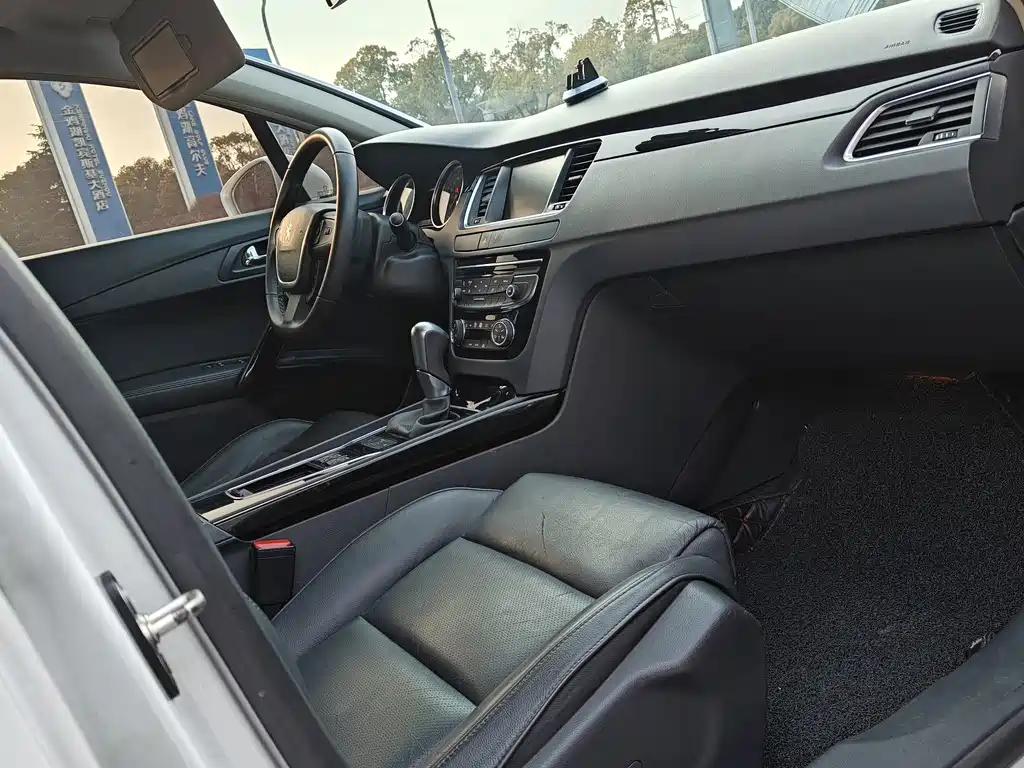 Peugeot 508 2016 — фото 14