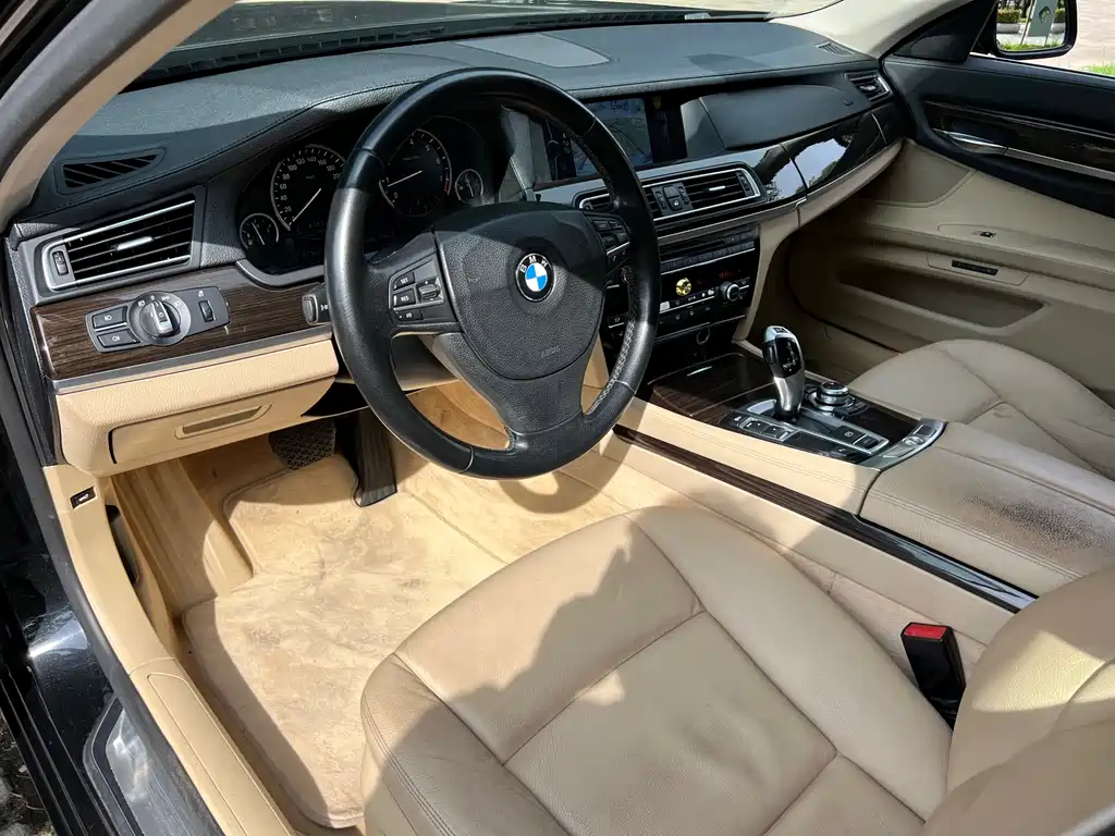 BMW 7 Series 2009 — фото 4