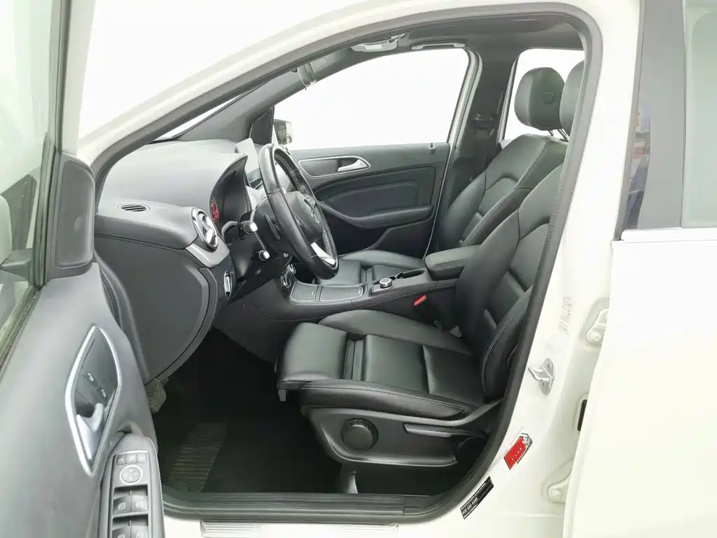Mercedes-Benz B-Class 2018 — фото 10