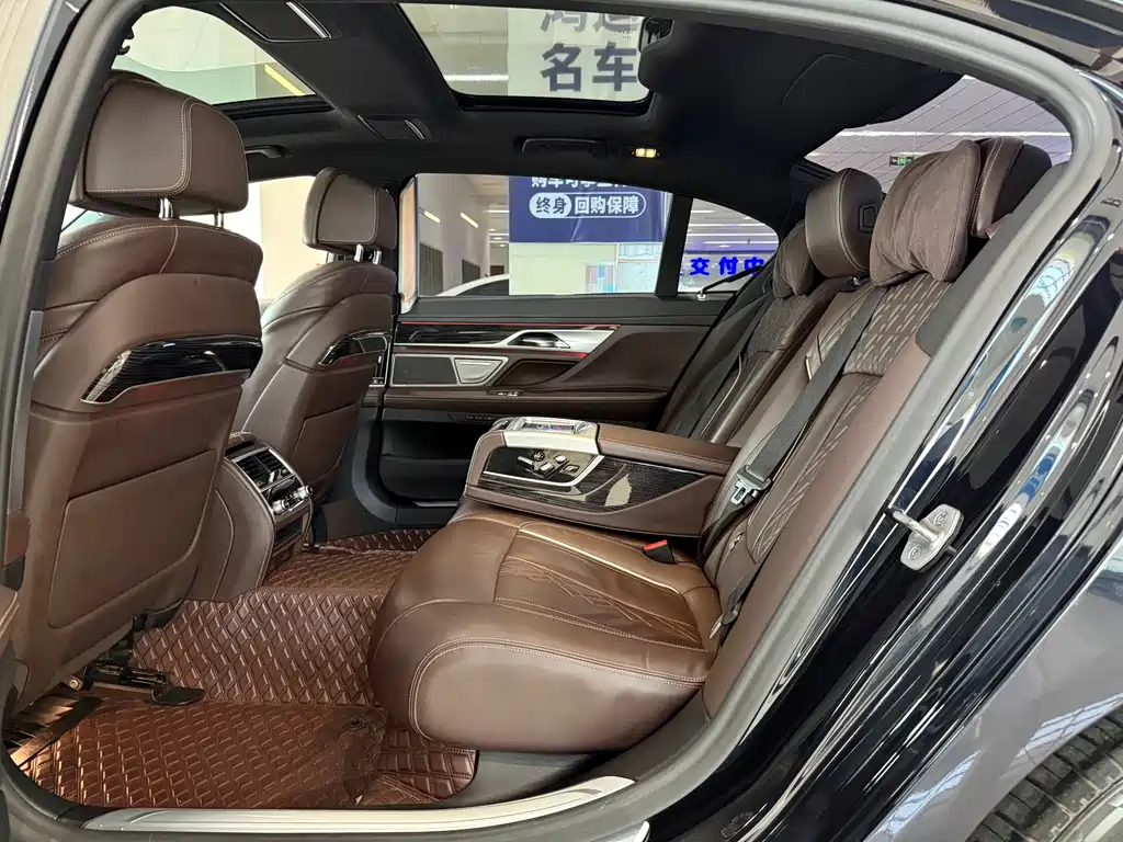 BMW 7 Series 2022 — фото 12