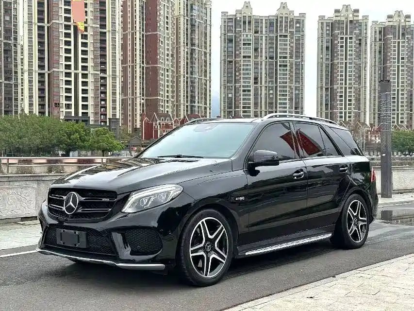 Mercedes-Benz GLE AMG 2018 — фото 1